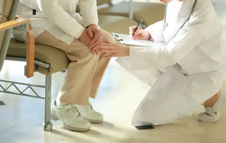 Від тривалого сидіння зменшується мозок — дослідження