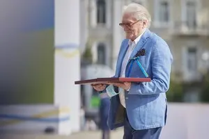 Зеленський у день народження Рибчинського нагородив поета орденом князя Ярослава Мудрого IV ступеня