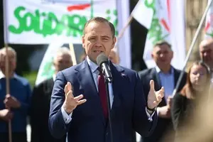 Противодействие вступлению Украины в НАТО и запрет на отправку военных: кандидат в президенты Навроцкий подписал декларацию с бывшим оппонентом