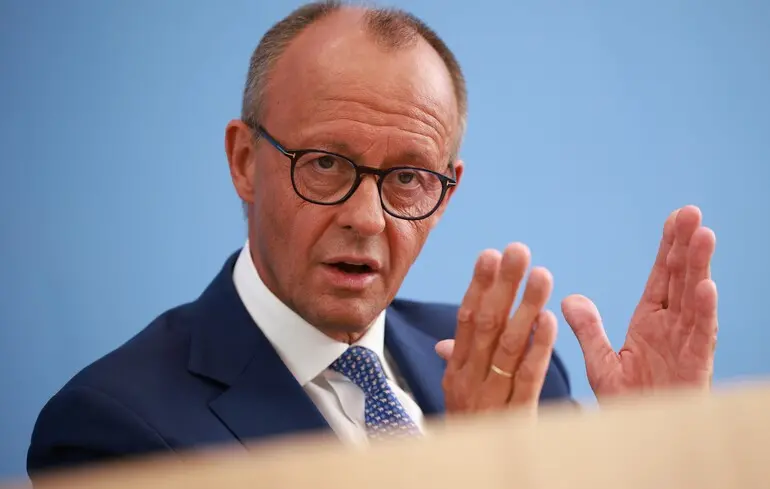 Канцлер Німеччини Мерц закликав Китай підтримати зусилля Заходу задля припинення вогню в Україні