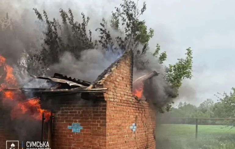 Россия ударила кассетным боеприпасом по Сумской области: есть погибшая и двое раненых