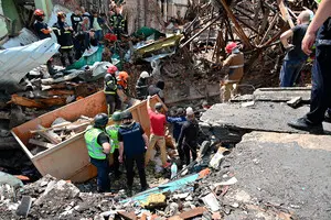 Важливо знати: що робити, якщо опинилися під завалами будинку