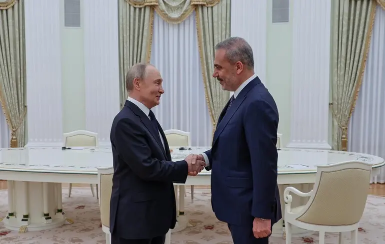 Глава МИД Турции провел встречу с Путиным: какие вопросы обсудили