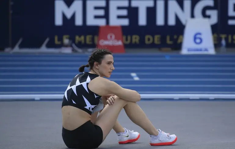 Головна російська суперниця української легкоатлетки Магучіх вирішила призупинити кар'єру через санкції