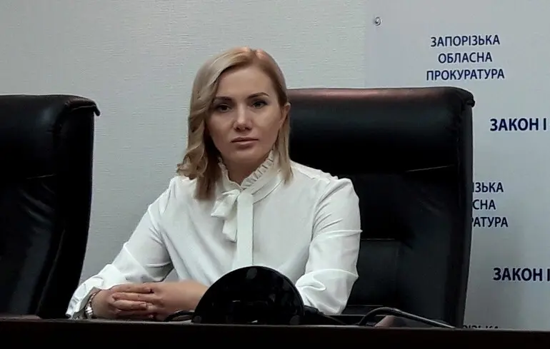 Подозреваемая во взяточничестве прокурор из Запорожья пошла на службу в ВСУ – ЦПК