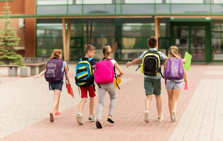 Новый учебный год: могут ли ученики вернуться в офлайн-режим