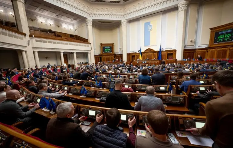 У Раді думають над тим, аби дозволити виїжджати за кордон чоловікам до 23-24 років – Веніславський