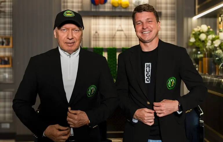 Руслан Ротань (справа)