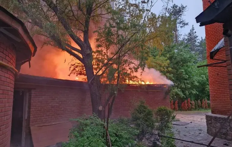 По одному з підприємств Харкова влучили відразу вісім дронів, там спалахнула пожежа - місцева влада