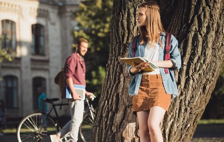 Поступление в ЗВО на две специальности: когда надо подавать заявления