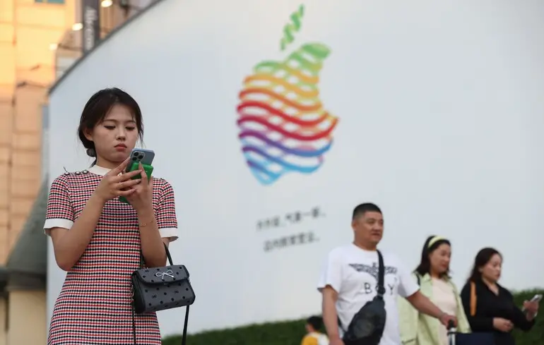 Чому Apple не поверне виробництво до США навіть під тиском Трампа – Bloomberg