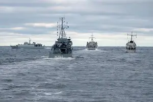 НАТО и РФ одновременно проведут учения в Балтийском море. Эксперты опасаются провокаций