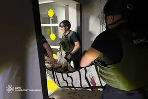 В Днепропетровской области россияне обстреляли спасателей, а позже нанесли удар по медикам
