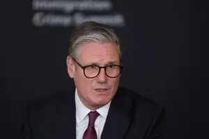 Стармер пообещал, что приведет Британию в "боевую готовность"