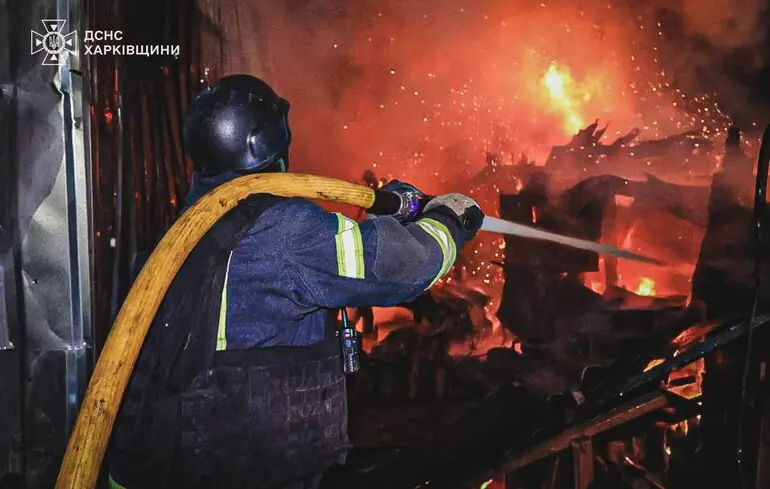 В Харькове дроны попали в многоэтажки: в мэрии рассказали о последствиях и пострадавших