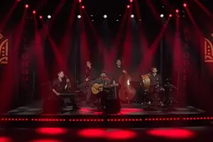 «У єдності карбується наша боєздатність та незалежність». Гурт «Пиріг і Батіг» підтримав Рух опору ССО