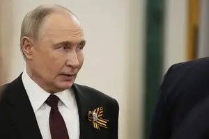 Путину нужно перестать ныть и прятаться от Зеленского — украинский МИД