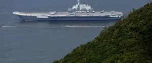 Китай впервые отправил два авианосца в Тихий океан