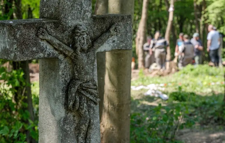 МЗС анонсувало продовження ексгумації. Цього разу в Польщі