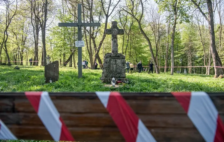 Польщі дозволили провести ексгумаційні роботи у Львові