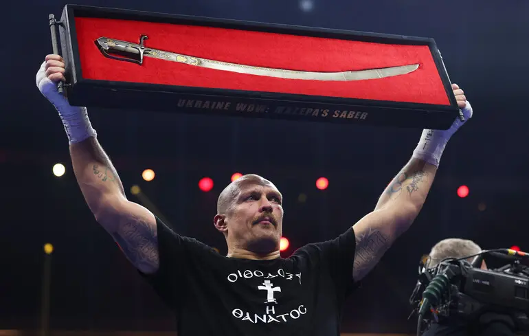 Александр Усик