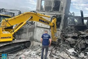 Удар по предприятию в Харькове: спасатели деблокировали тела еще двух погибших работников