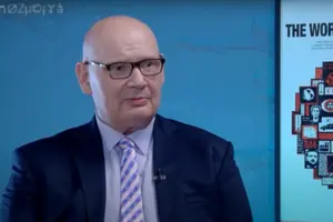 Петр Кульпа: НАТО доживает последние дни. Новые центры силы — Париж, Лондон и Киев