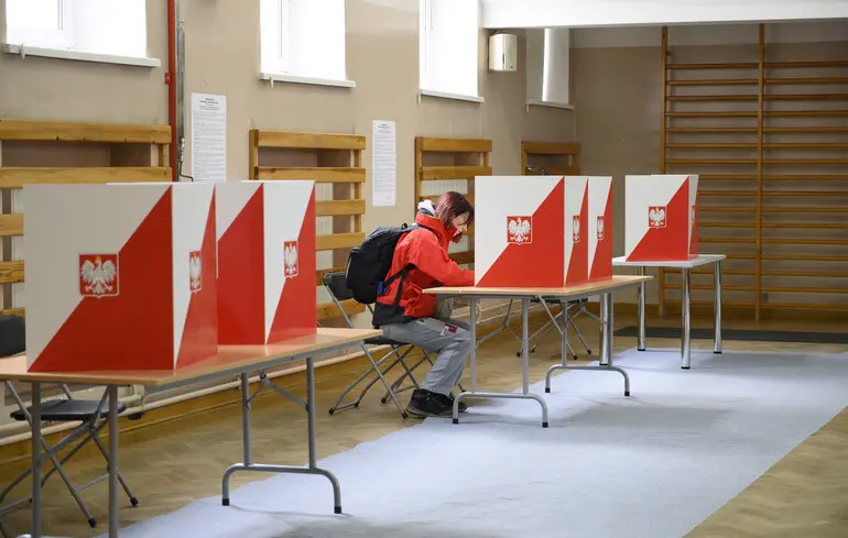 Голоса на выборах президента Польши пересчитают