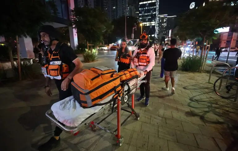 Иранская ракета упала вблизи Министерства обороны Израиля в Тель-Авиве