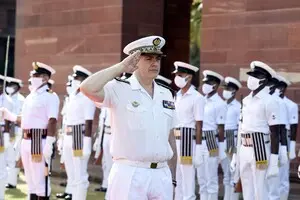 НАТО делает недостаточно, чтобы подготовиться к симметричной войне с равносильным противником — адмирал Вандье