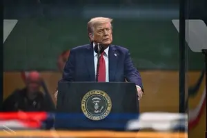 Президент США против Калифорнии: The Guardian рассказывает о борьбе, к которой Трамп готовился уже давно