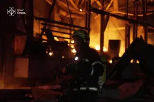 Пожары, разрушения и раненые: местные власти подвели предварительные итоги воздушной атаки на Киев