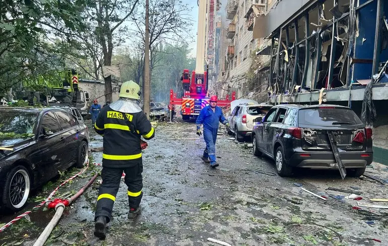 У Києві точно відомо про майже сотню постраждалих. Та їх може стати ще більше