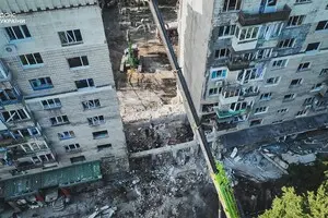 В Киеве уже более 20 погибших. Из-под разрушенного дома достали еще шесть тел людей, поиски продолжаются
