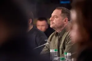 Ермак ведет себя так, будто Украина - 