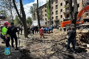 В Киеве в результате удара РФ по многоэтажке количество погибших возросло до 9, среди них — 11-летняя девочка