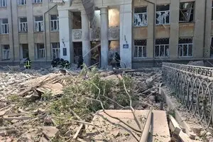 В Белгород-Днестровском есть погибшие и раненые, в том числе подростки: фото и видео последствий удара баллистиой