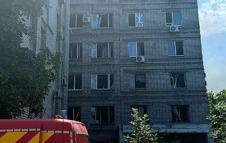 Окупанти вдарили балістикою по Дніпру та Самару. В містах є загиблі