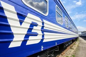 Під час удару балістики по Дніпру ракети прилетіли біля поїзда з пасажирами 