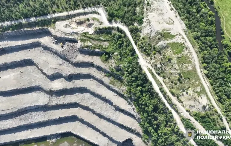 Нацполиция объявила подозрение организаторам схемы вывода из-под санкций предприятий, работавших на Россию