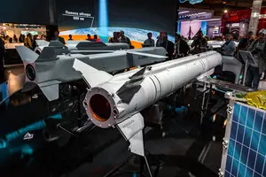 ОВА: ПВО сбила над Днепром новейшую бомбу-ракету 