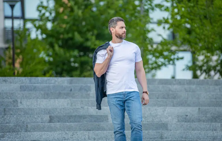 7 стильных комбинаций одежды для мужчин этим летом