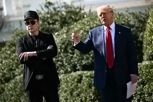 Трамп заявил, что подумает над депортацией Маска