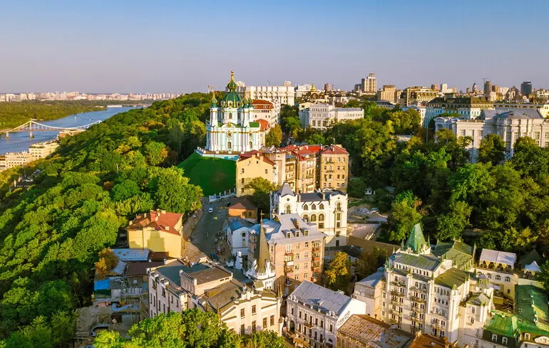 Стихотворение, напугавшее империю: как «Любіть Україну» стало символом несокрушимости