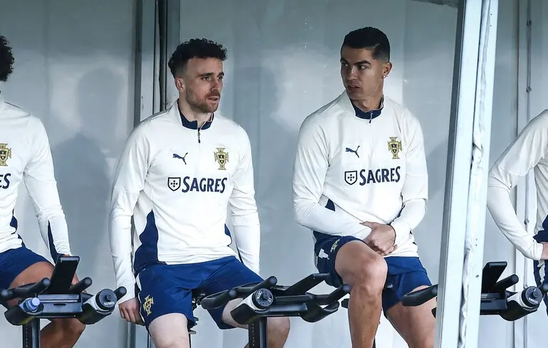 Диогу Жота и Криштиану Роналду