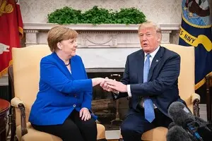 Меркель: Трамп стремится заставить всех смотреть на него, история с тарифами это подтверждает
