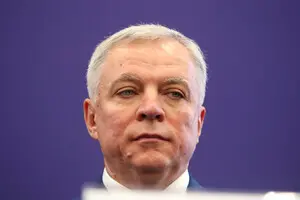 В РФ нашли мертвым вице-президента «Транснефти». РосСМИ пишут, что он выпал из окна