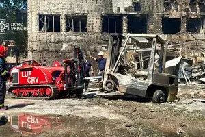 ГСЧС: под завалами в Киеве обнаружили тело 