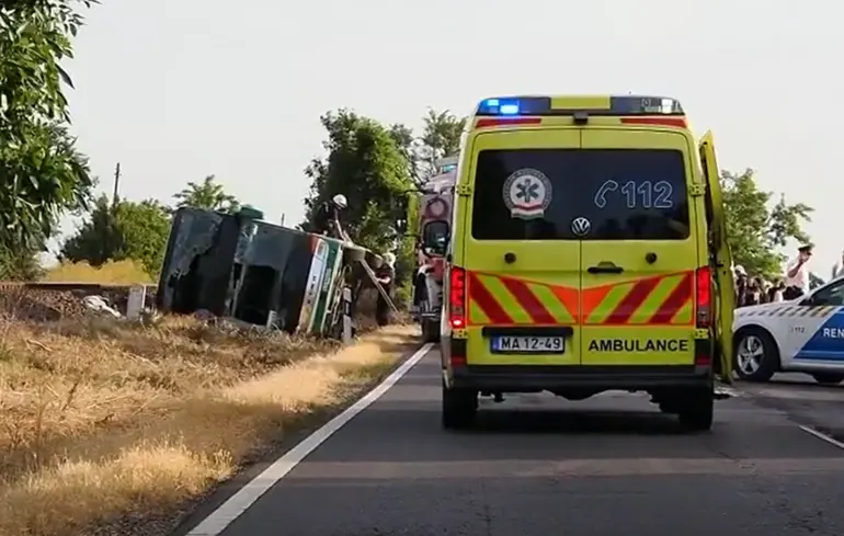 В Венгрии перевернулся автобус с детьми из Украины, есть пострадавшие