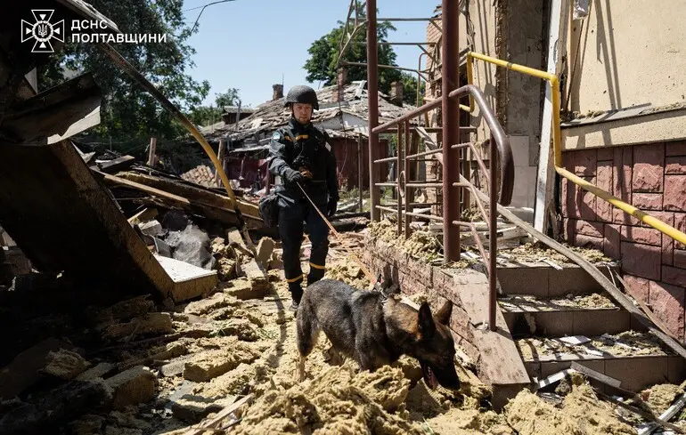 Удар россиян по ТЦК в Полтаве: возросло количество погибших